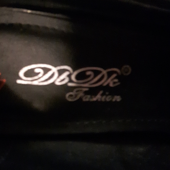 Black lacey high heel shoes size 71/2 - Picture 2 of 5